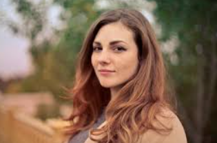 <strong>Lisbeth Veraz.</strong>